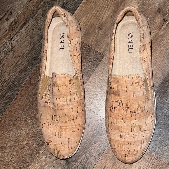 Vaneli Shoes - 🌹VANELI TAN SLIP ON